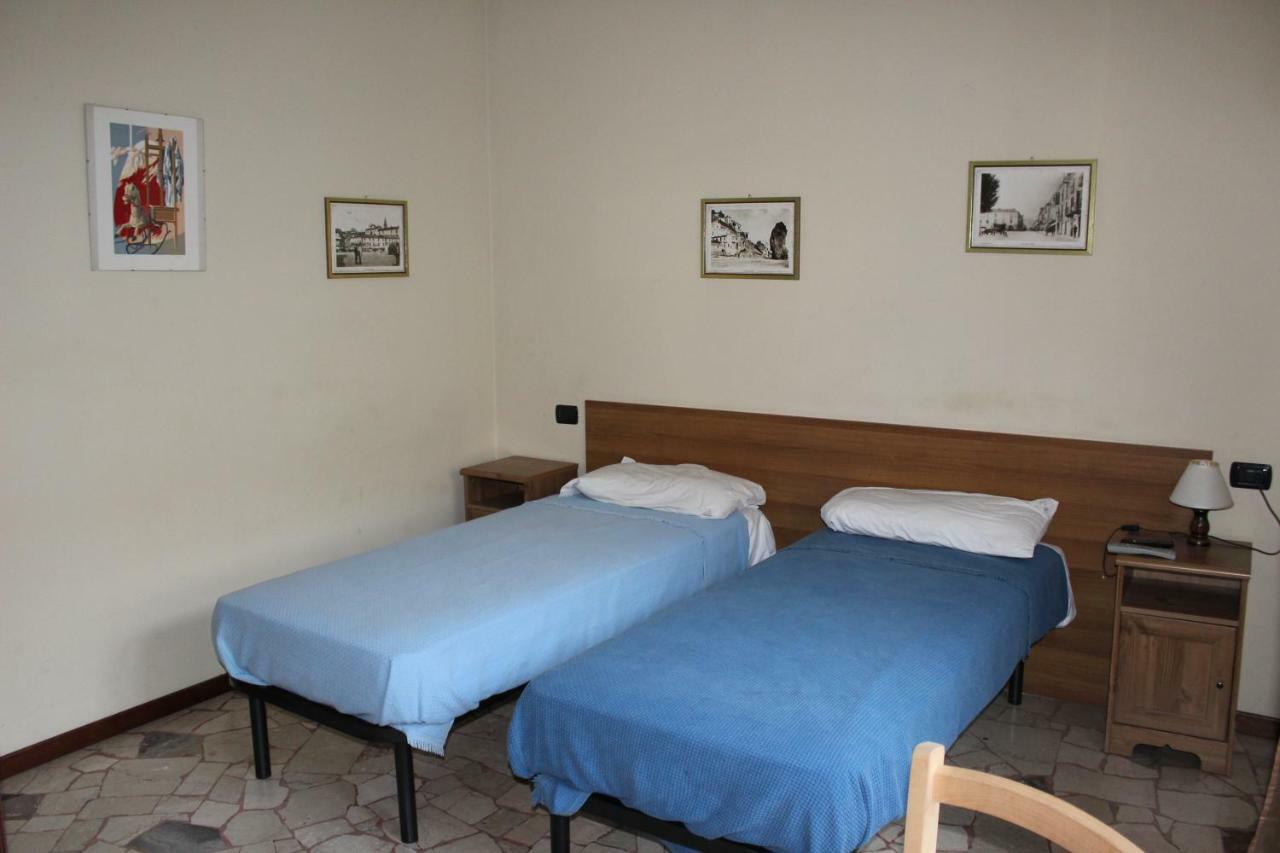 B&B Milano Malpensa 1 Castano Primo ภายนอก รูปภาพ
